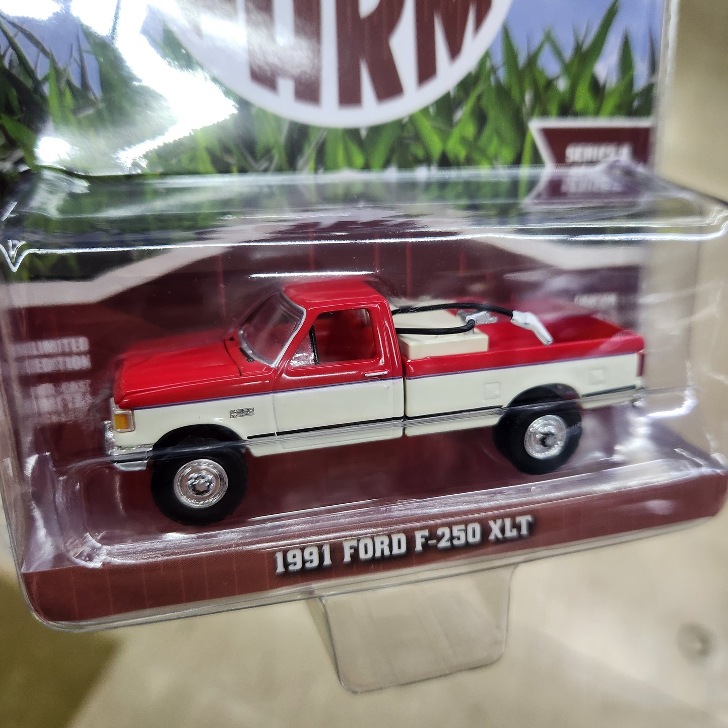 Greenlight - 'Down on the Farm' Series 9 - 1991 Ford F-250 XLT - 1:64 Scale