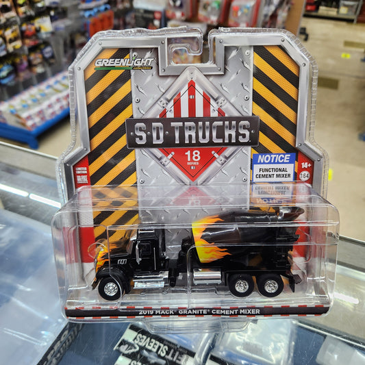 Greenlight - SD Trucks - 2019 Mack Granite Cement Mixer - 1:64 Scale