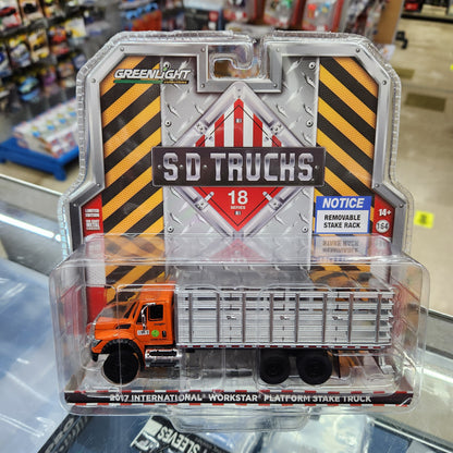 Greenlight - SD Trucks - 2022 International Workstar Platform Truck - 1:64 Scale