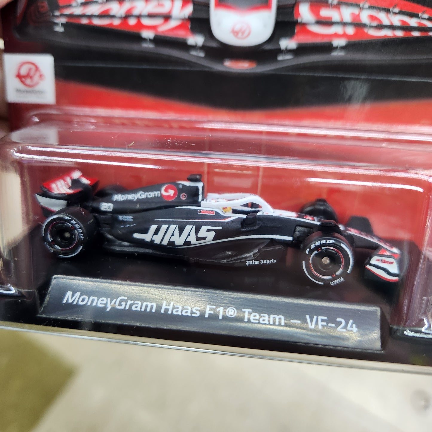 Hot Wheels Premium - 2024 Formula 1 Moneygram Haas F1 Team - VF-24 #20 Kevin Magnussen