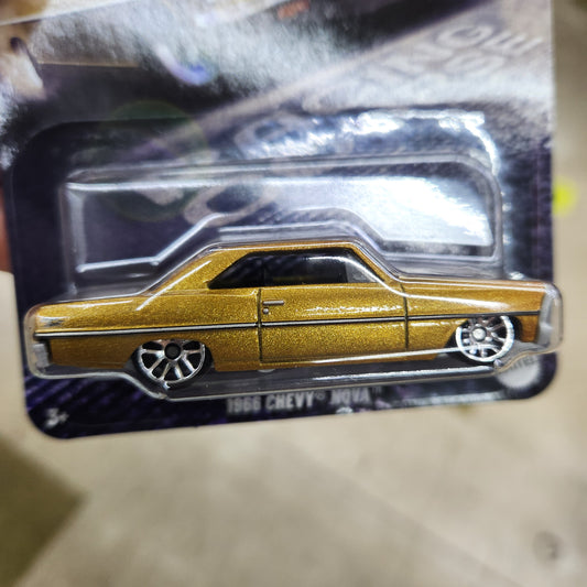 Hot Wheels - Fast & Furious: Racing Course - 1966 Chevy Nova (Gold)