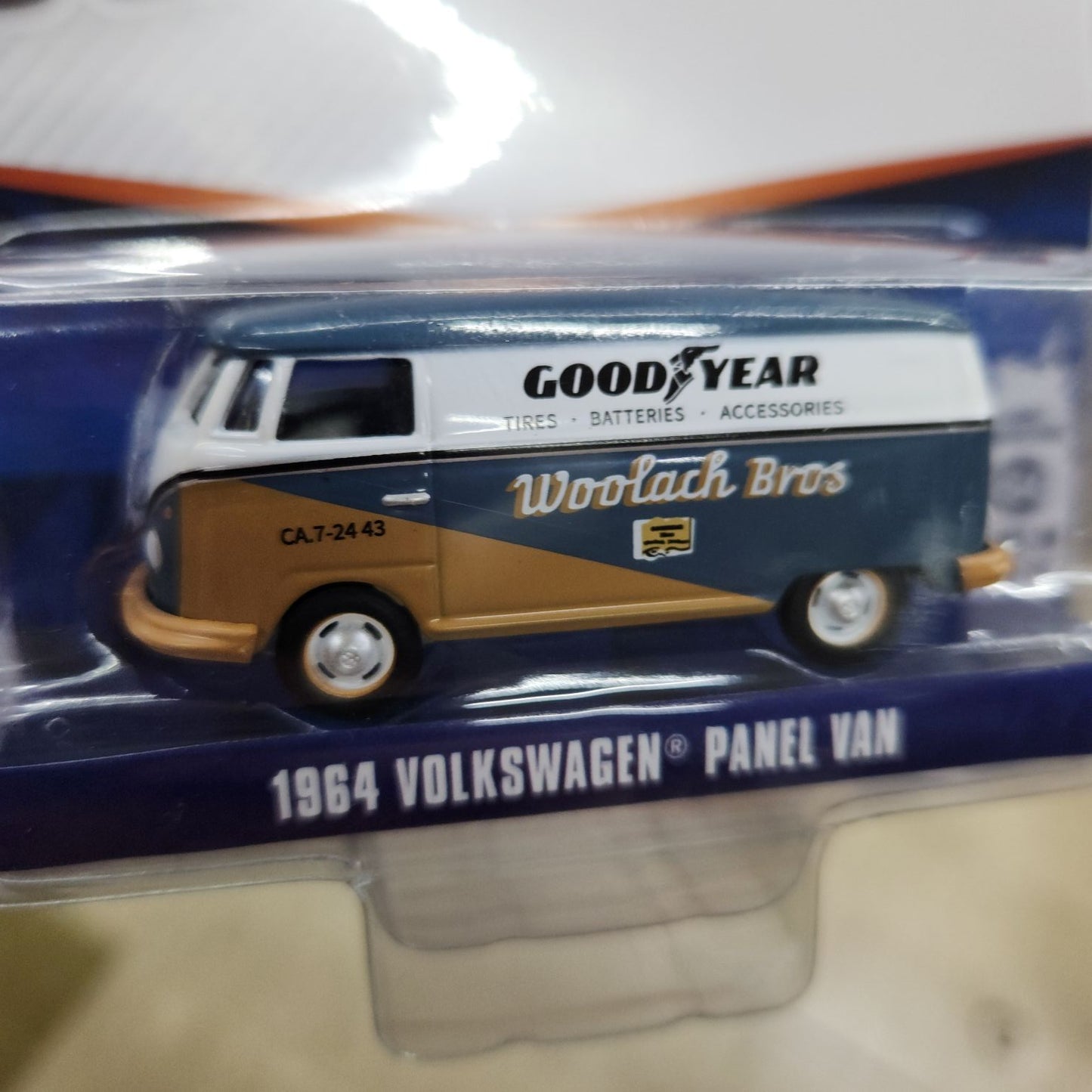 Greenlight - 1964 VW Panel Van 'Goodyear' - 1:64 Scale
