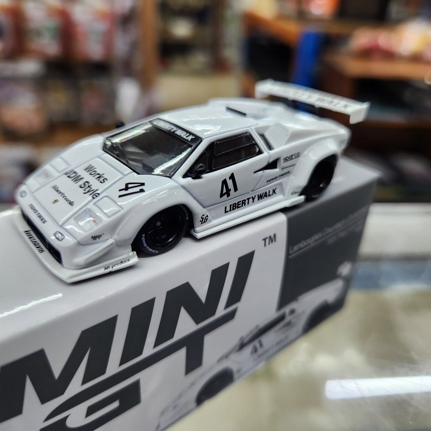 MiniGT - Lamborghini Countach LB-WORKS White 2024 Tokyo Auto Salon