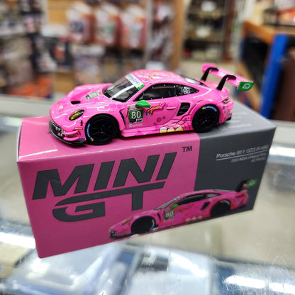 MiniGT - Porsche 911 (992) GT3 #80 AO Racing 2023 Roxy (Pink)