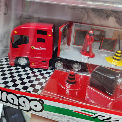Bburago - Ferrari Race & Play - Ferrari Racing Hauler with Car & Accessories - 1:43 Scale