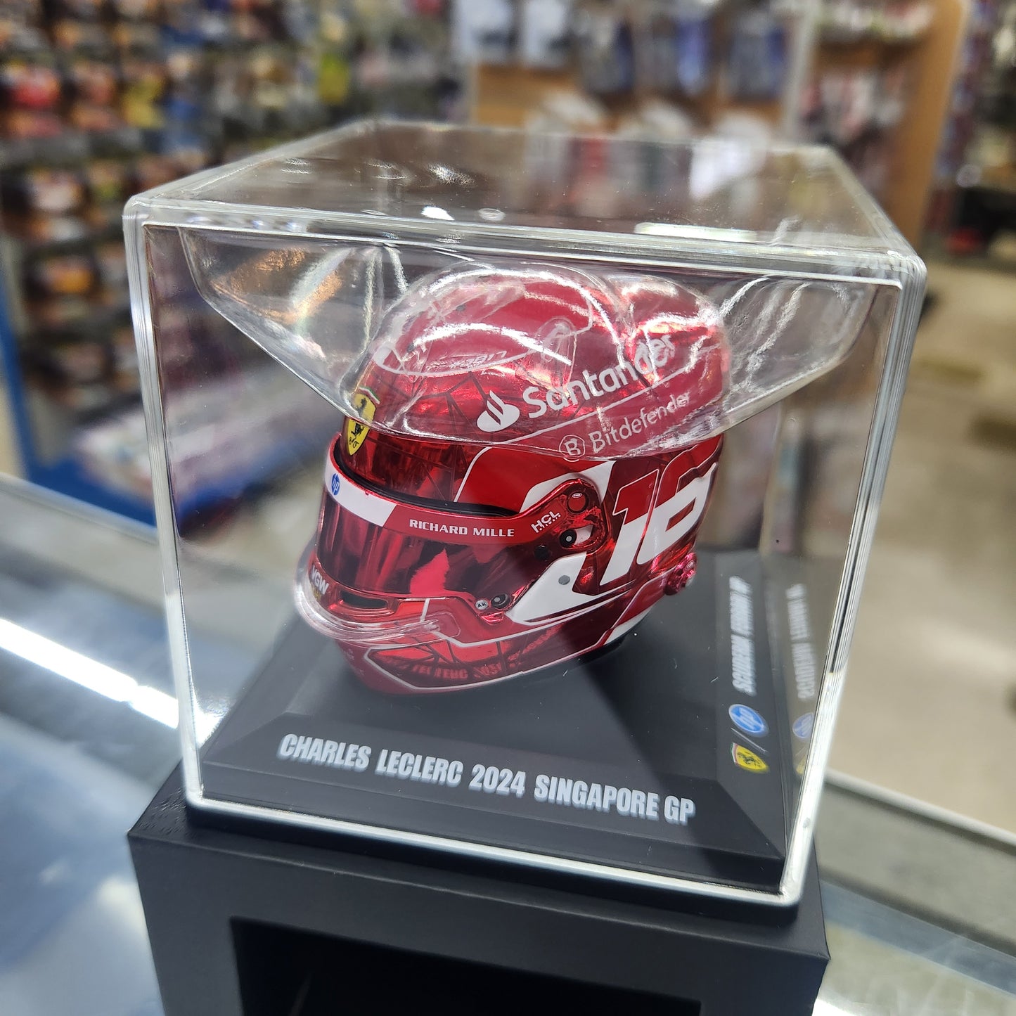 Looksmart - Helmet - Ferrari F1 Team - 2024 Singapore GP - Charles Leclerc - 1:5 Scale