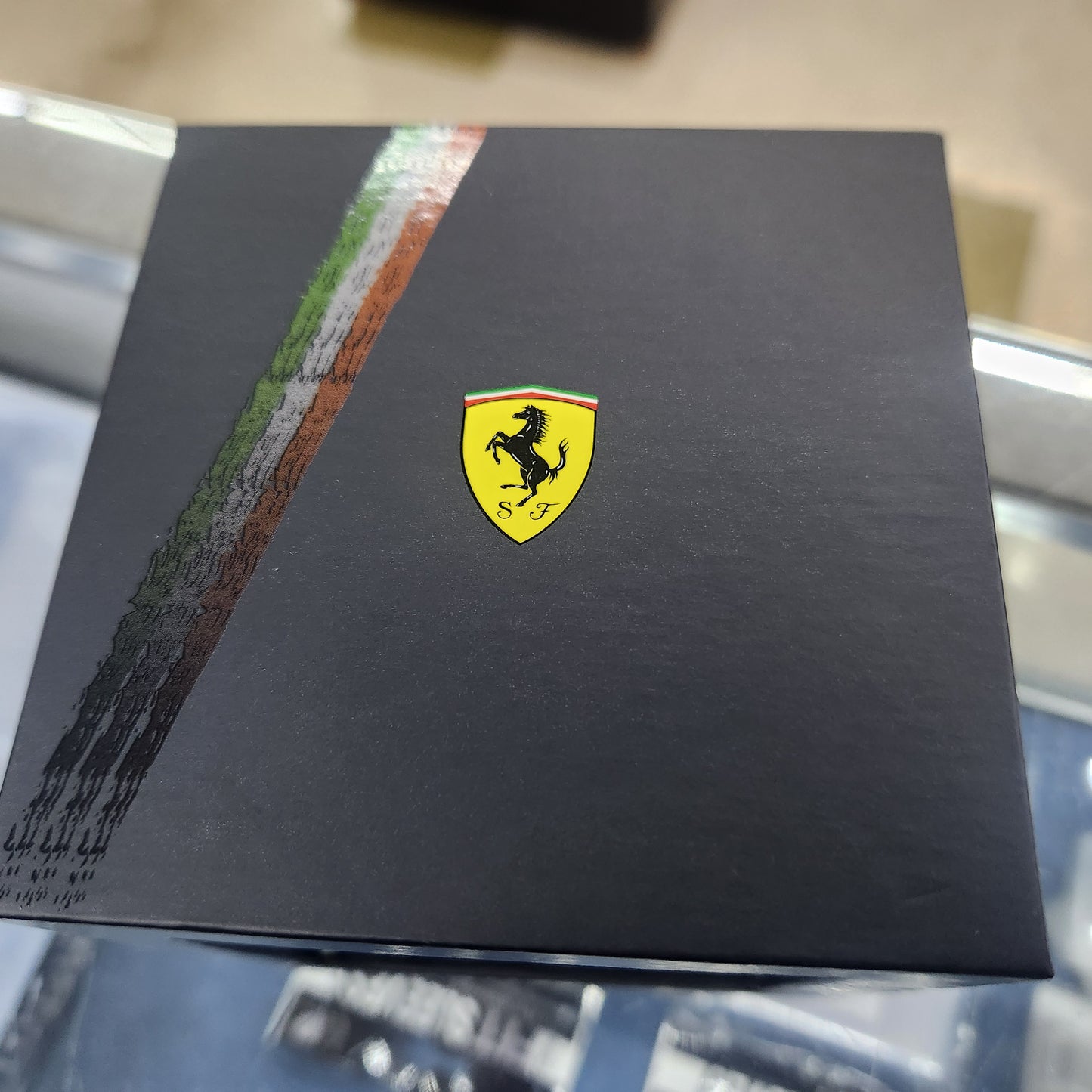 Looksmart - Helmet - Ferrari F1 Team - 2024 Singapore GP - Charles Leclerc - 1:5 Scale