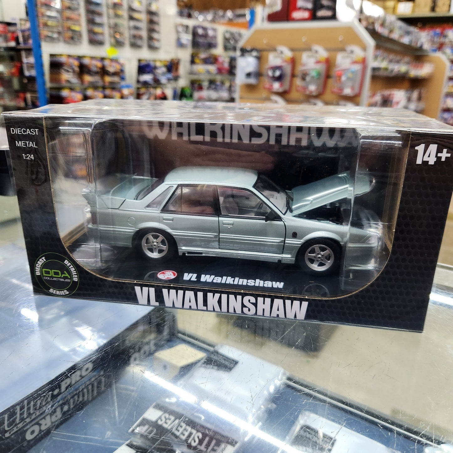 DDA - Holden VL Walkinshaw (Panorama Silver) - 1:24 Scale