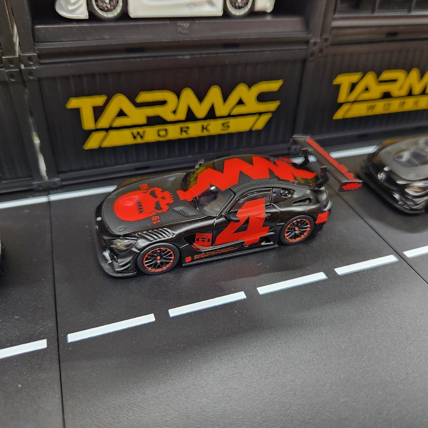 Tarmac Works - Mercedes-AMG GT3 #4 Black Special Edition Box Set