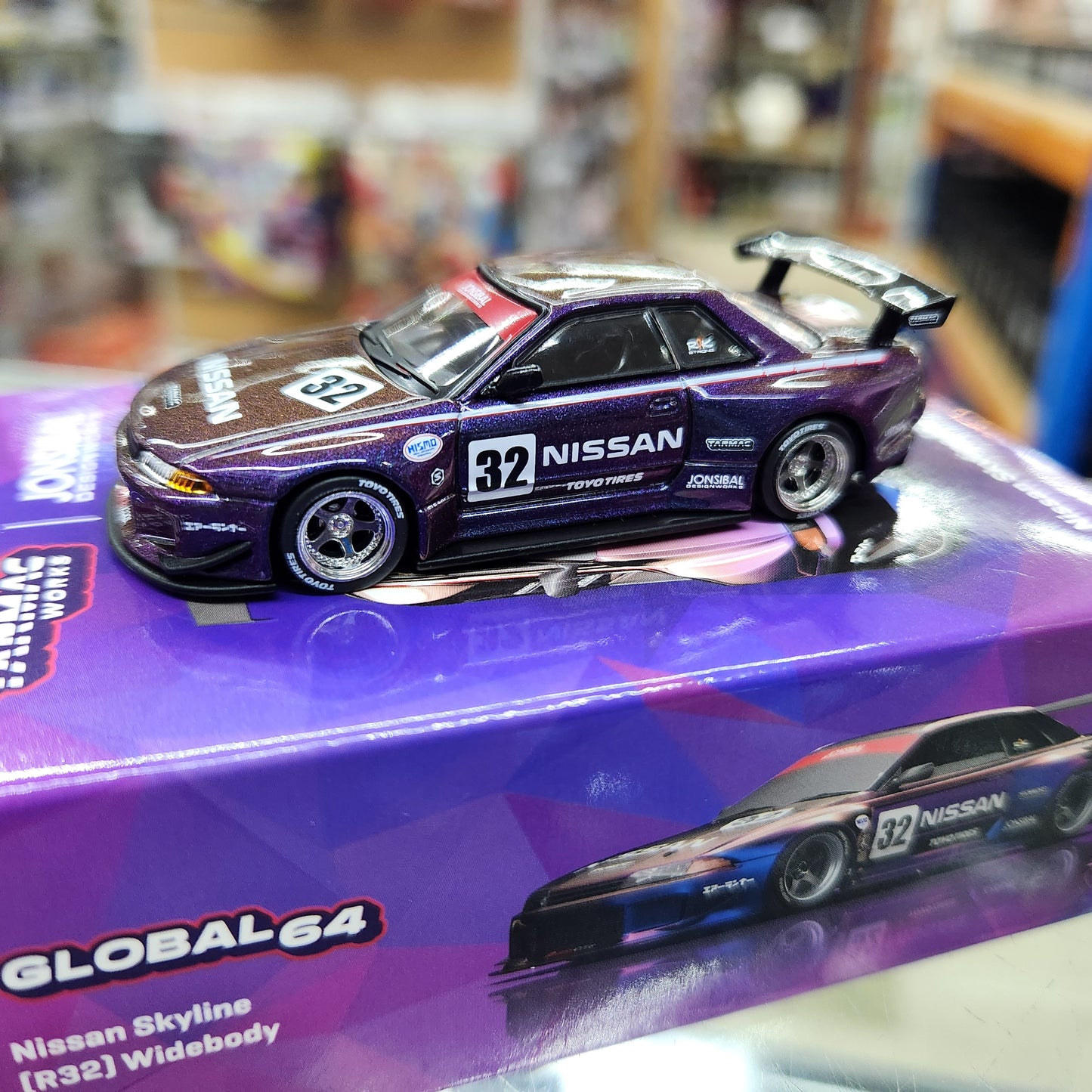 Tarmac Works - Nissan Skyline (R32) #32 Widebody - Midnight Purple
