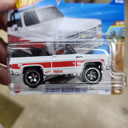 Hot Wheels - '75 Chevy Blazer Custom (White/Red) - Short Card