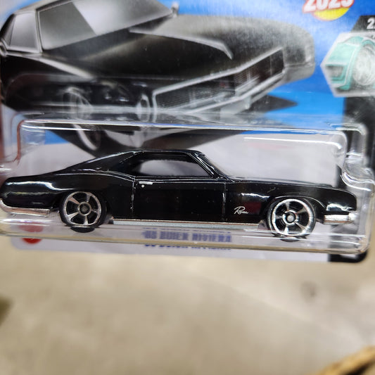 Hot Wheels - '66 Buick Riviera (Black) - Short Card