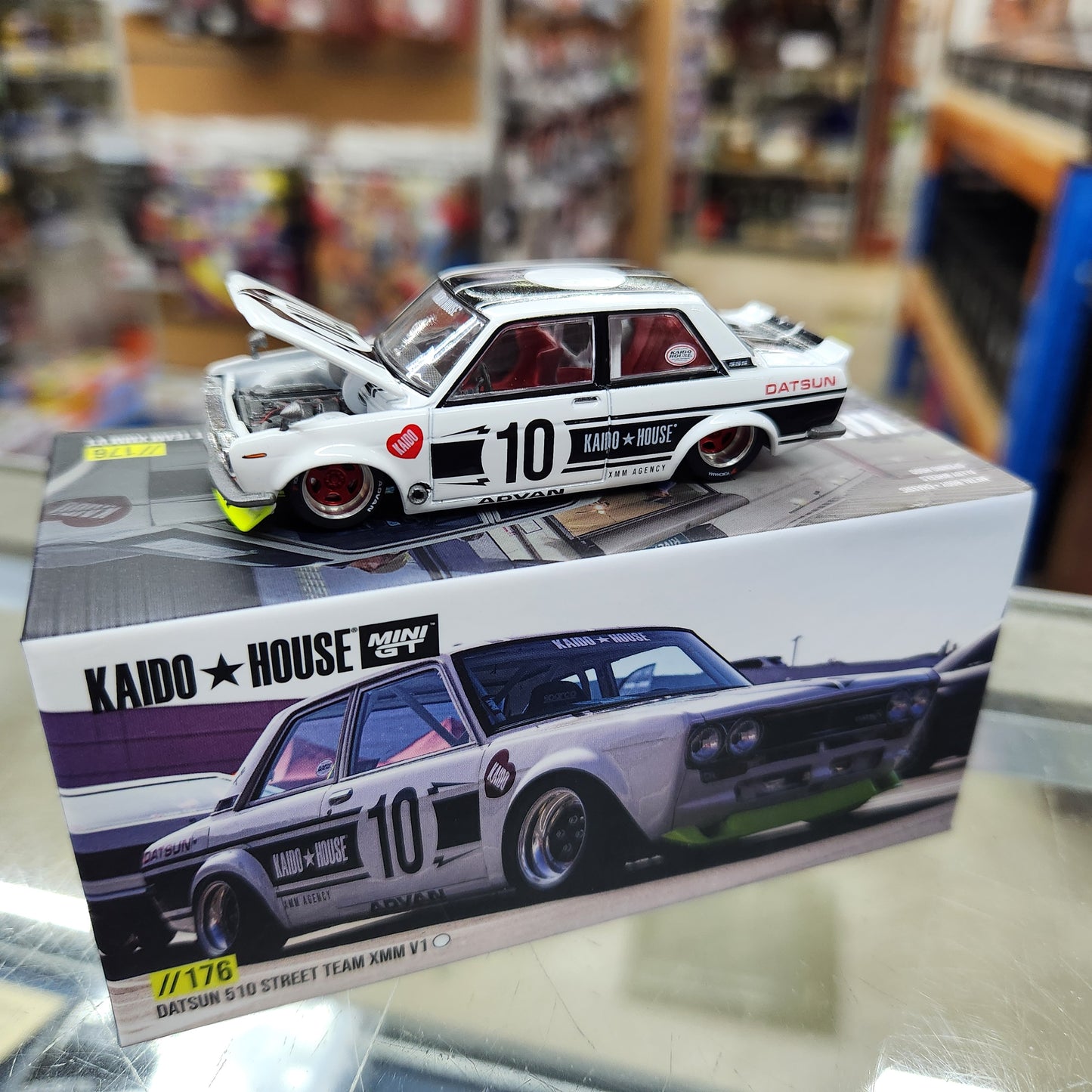 MiniGT - Datsun 510 Street Team XMM Kaido V1