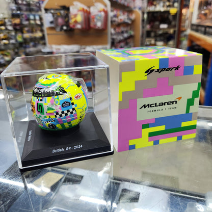 Spark Helmets - McLaren F1 Team Formula 1 - Lando Norris (Great Britain 2024) - 1:5 Scale