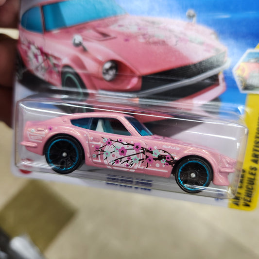 Hot Wheels - Datsun 240Z (Pink Cherry Blossum) - Short Card