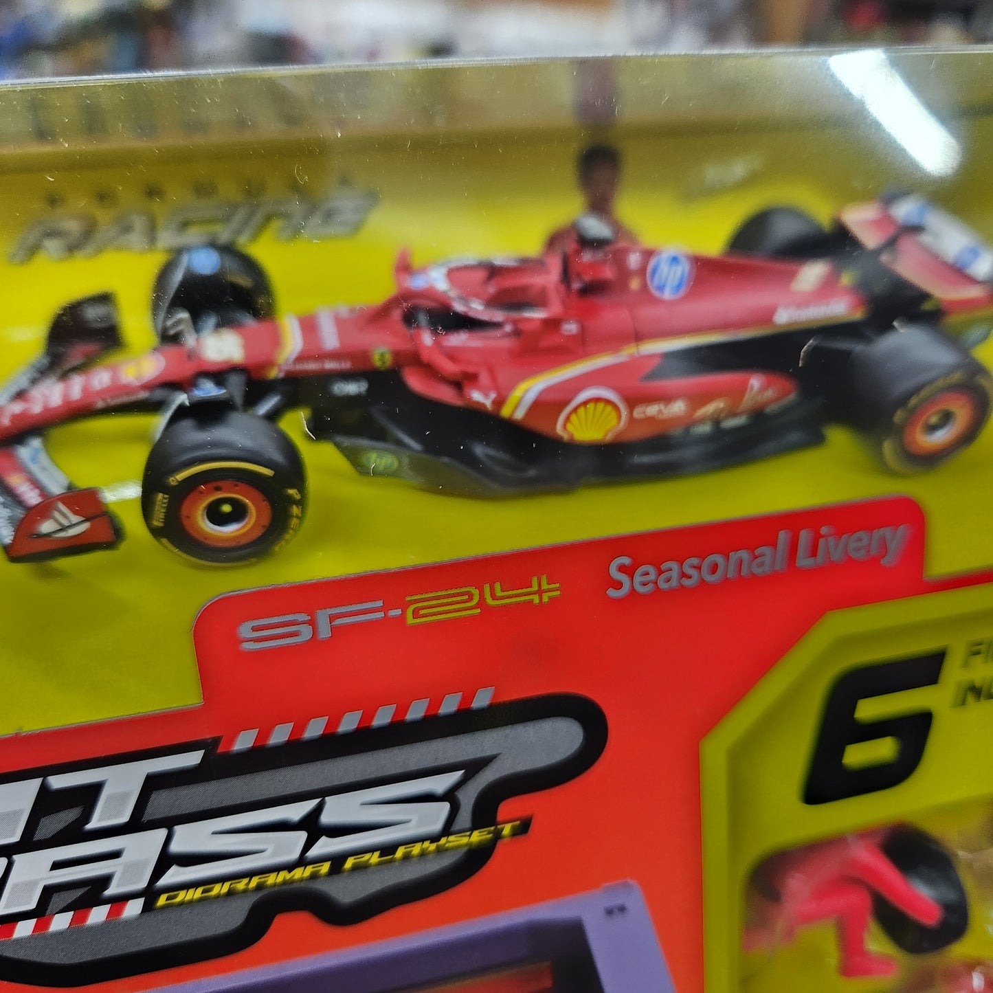 Bburago - 2024 Ferrari F1 SF-24 Pit Pass Playset - #16 Charles Leclerc - 1:43 Scale