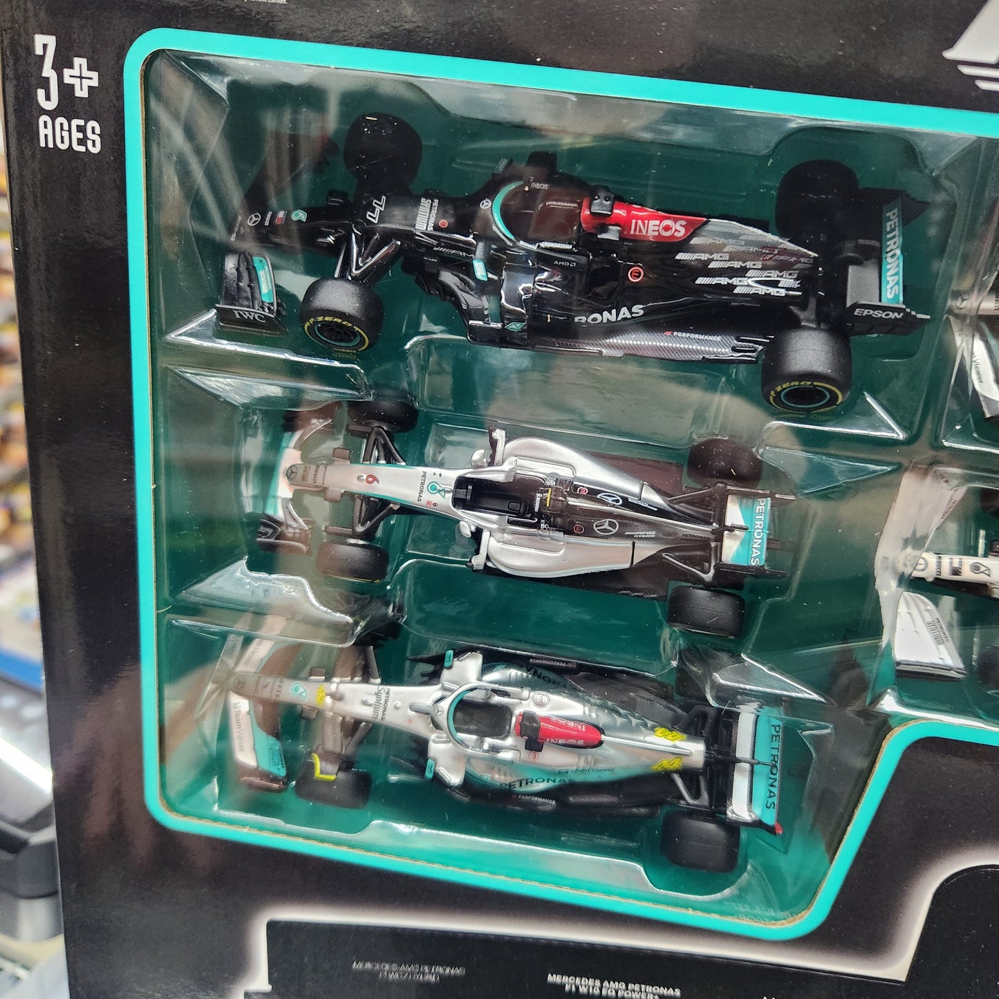 Bburago - Formula Racing - Mercedes-AMG F1 Team - 7 Car Display - 1:43 Scale