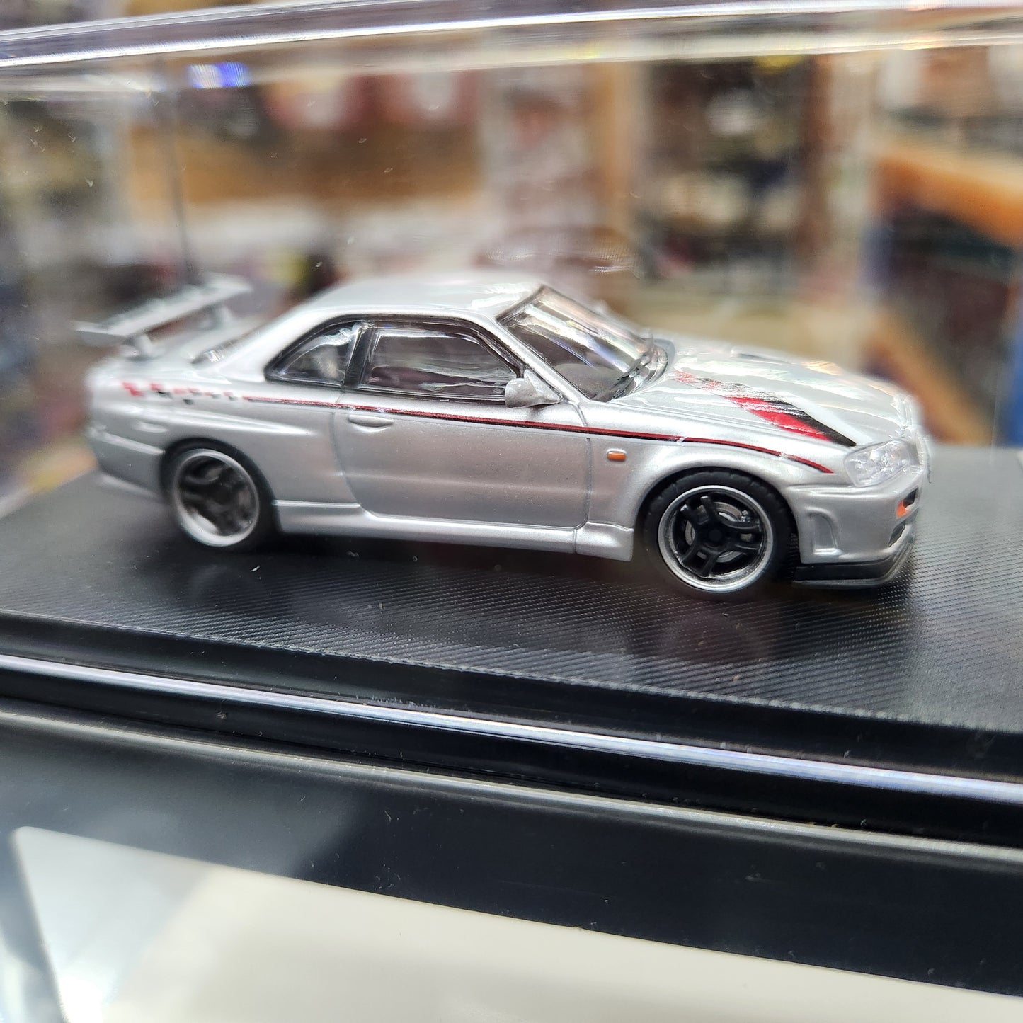 MyModelCollect - Nissan Skyline GT-R (R34) V-Spec (Silver) - 1:64 Scale
