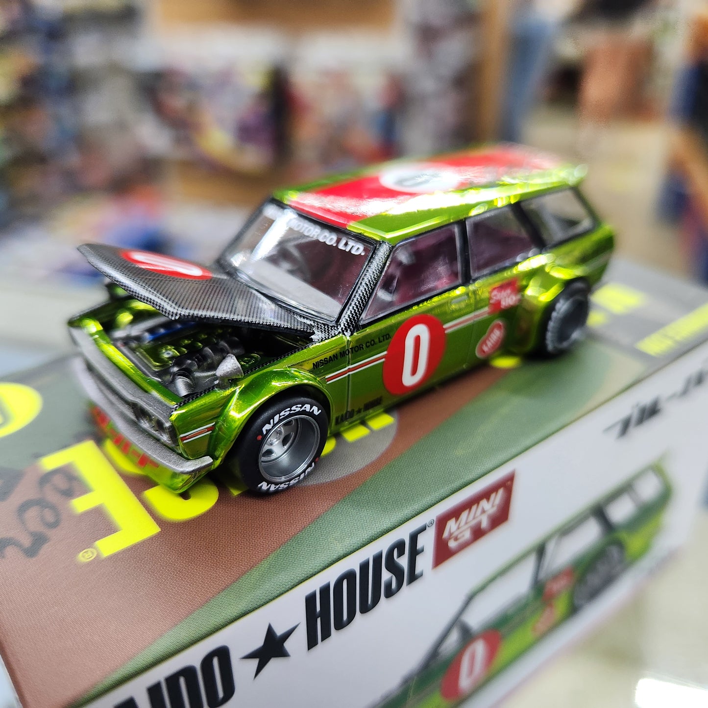 MiniGT - Datsun KAIDO 510 Wagon OG  Flo Yellow/Green