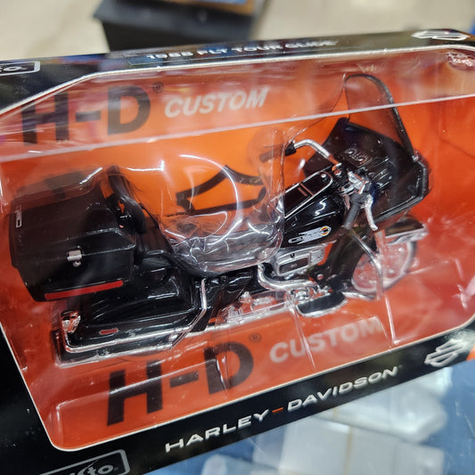 Maisto - Harley Davidson Series 45 - 1988 FLT Tour Glide - 1:18 Scale