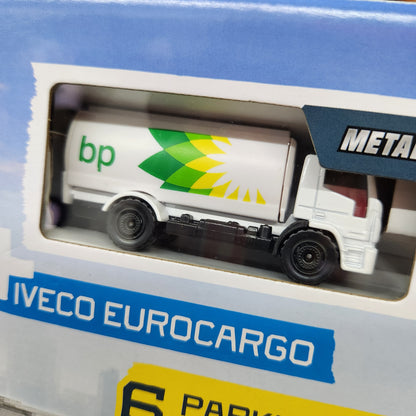 Majorette - BP Service Station + 1 Vehicle Gift Set - 1:64 Scale