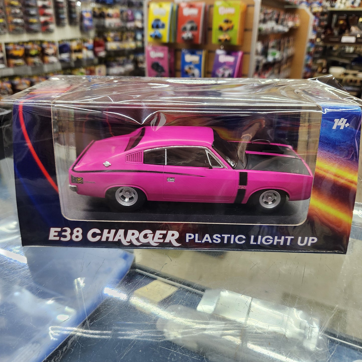 DDA - Valiant E38 Charger (Pink) - Light Up - 1:24 Scale