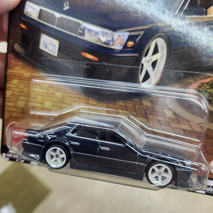 Hot Wheels Premium - Boulevard #137 - Nissan Laurel C33