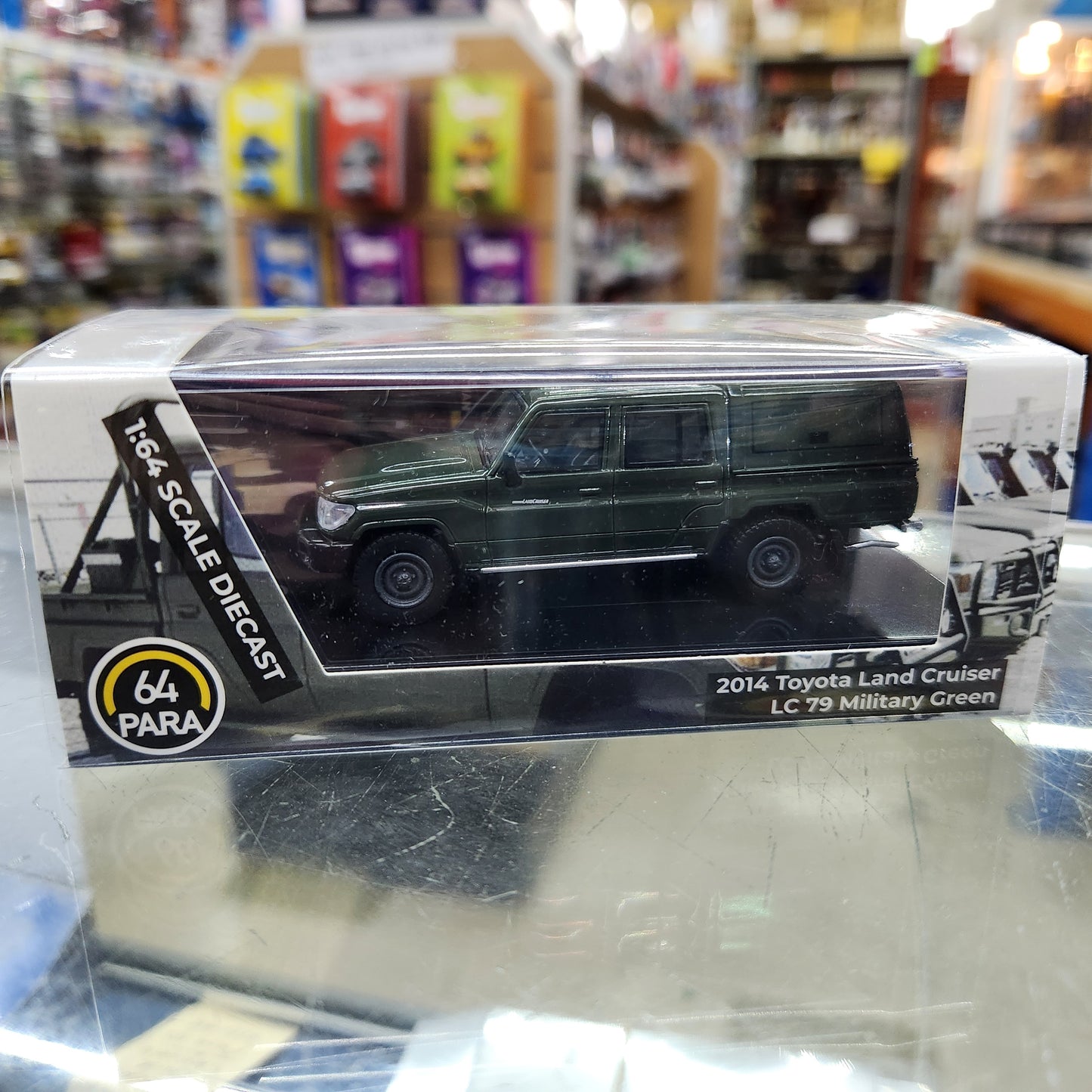 Para64 - 2014 Toyota Land Cruiser Dbl Cab Pickup LC79 Military Green - 1:64 Scale