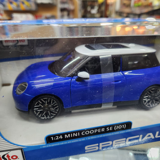 Maisto - Mini Cooper SE (JO1) (White/Blue) - 1:24 Scale