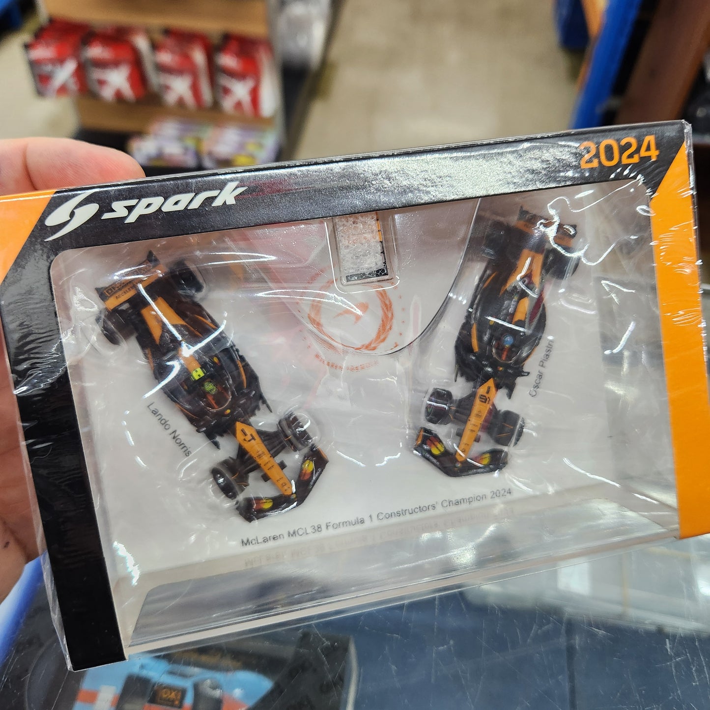 Spark - McLaren 2024 F1 Formula 1 Team MCL38 Constructors Champion - 2 Car Set - 1:64 Scale