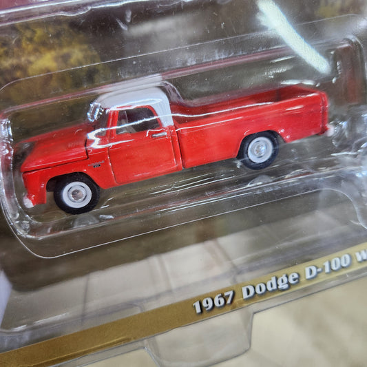 Greenlight - 'Hitch & Tow' Series 33 - 1967 Dodge D-100 with Boat/Trailer
