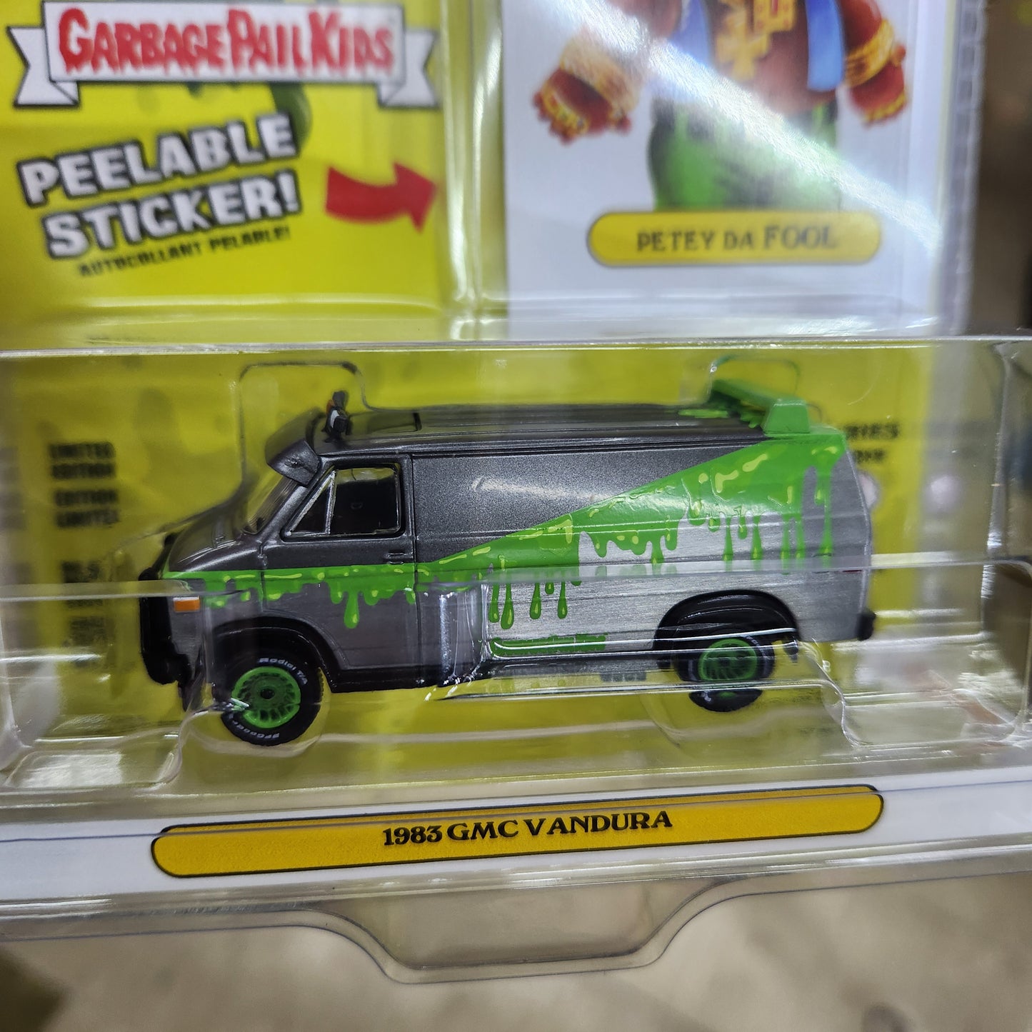 Greenlight - 'Garbage Pail Kids' - 1983 GMC Vandura - 1:64 Scale