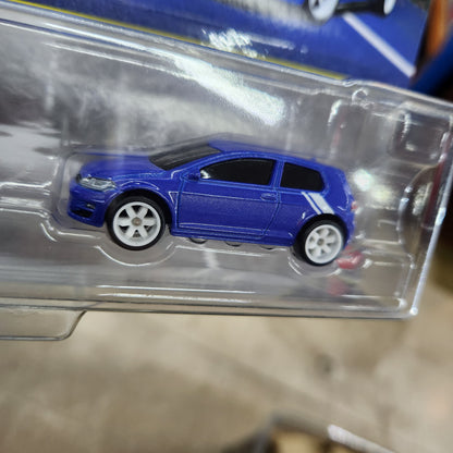 Hot Wheels Premium - Car Culture - 2 Pack - 2004 VW Golf R32 & VW Golf MK7