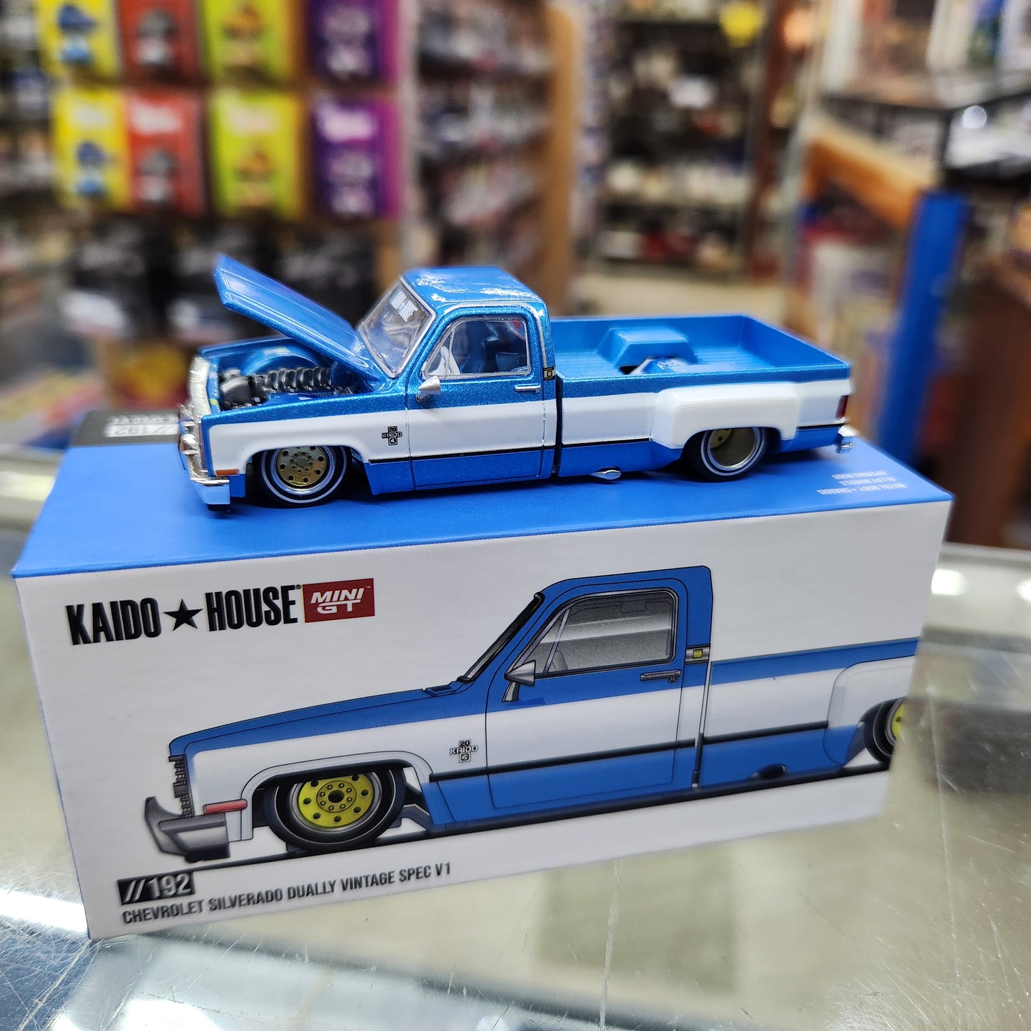 MiniGT - Chevrolet Kaido House Silverado Dually Vintage Spec V1