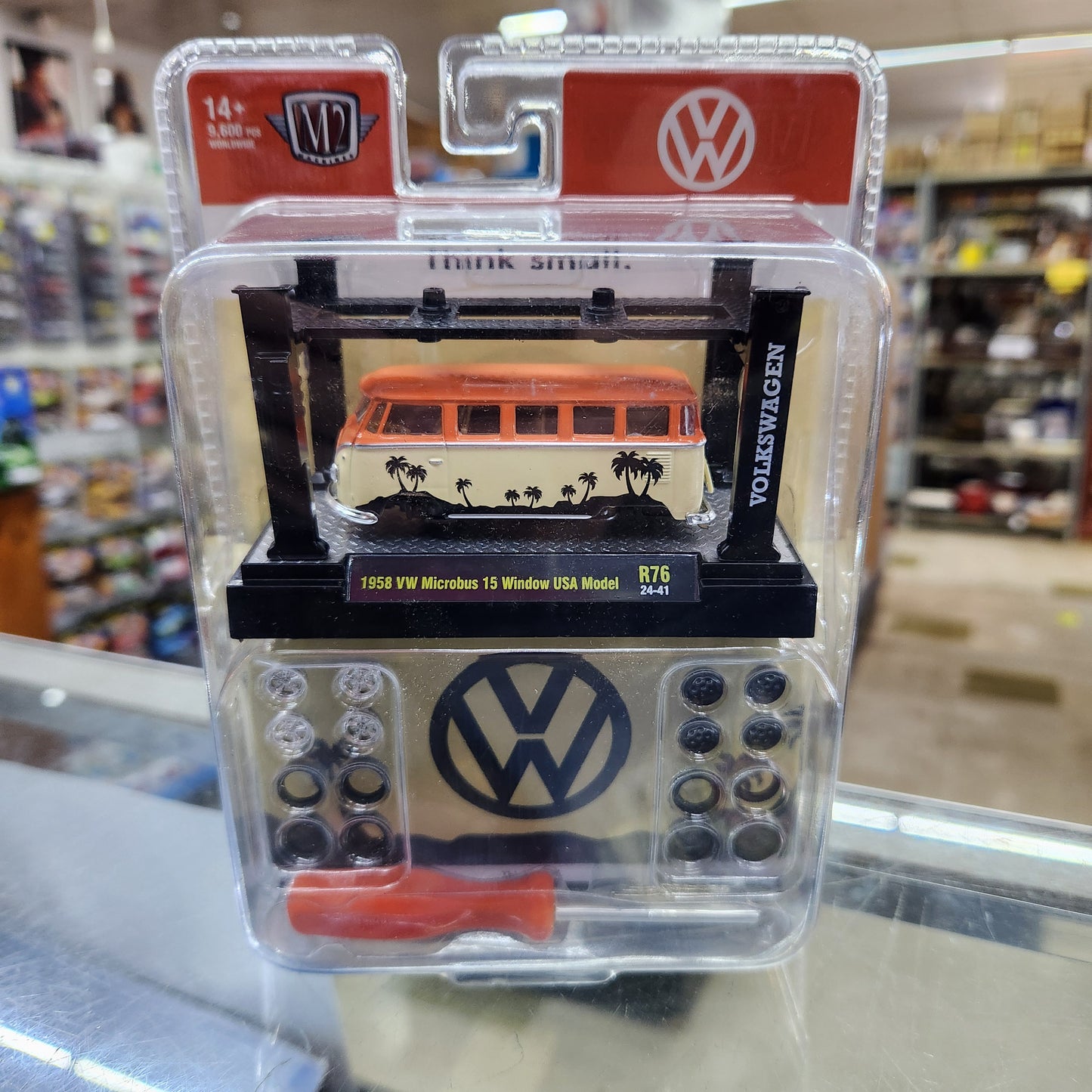 M2 Machines - M2 'Model Kit' Series 76 - 1958 VW Microbus 15 Window USA Model