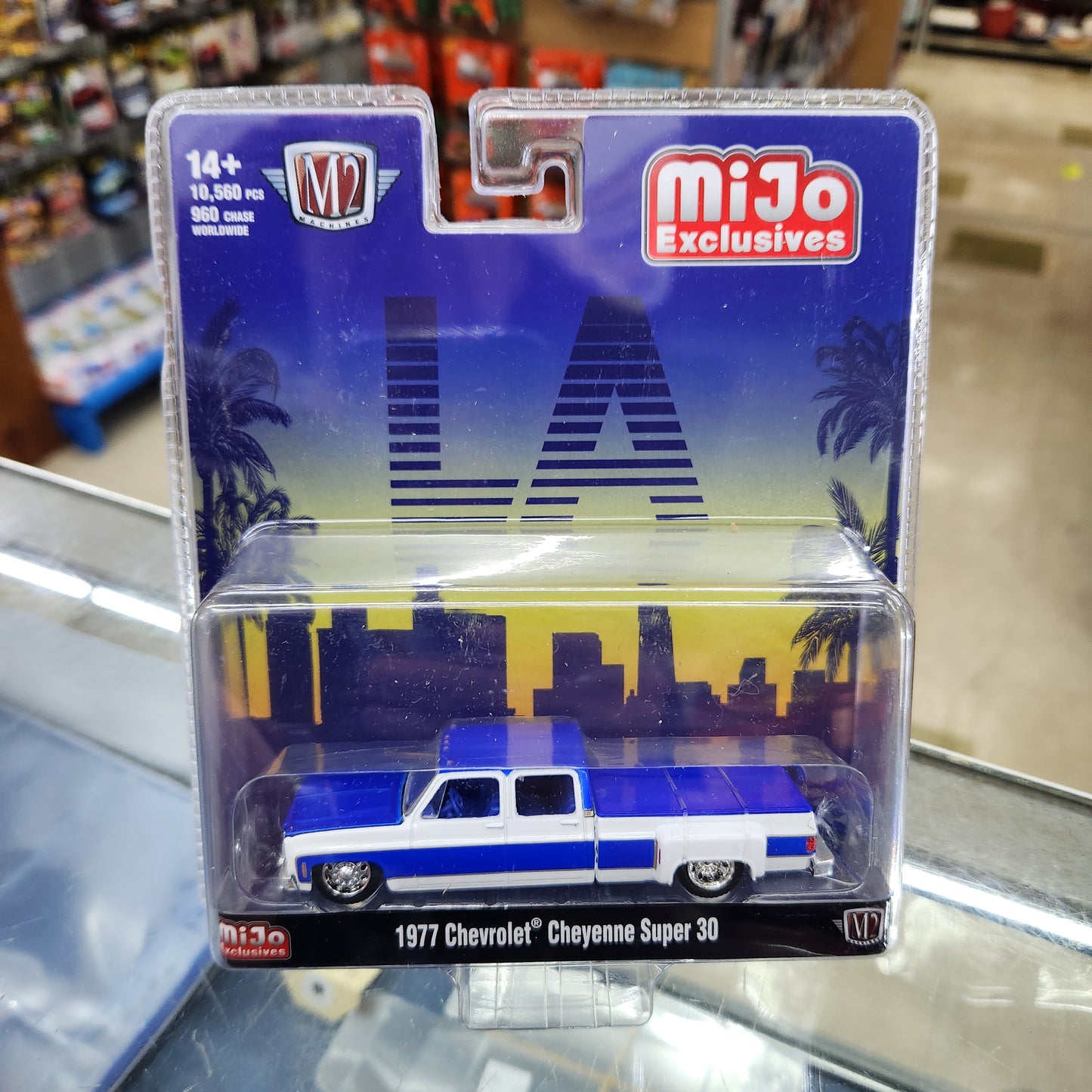 M2 Machines - 1977 Chevrolet Cheyenne Super 30 (Blue/White)