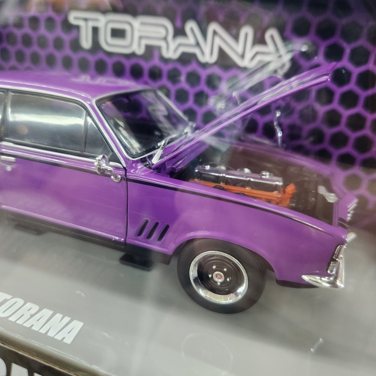 DDA - Holden LC Torana GTR (Purple) - 1:24 Scale