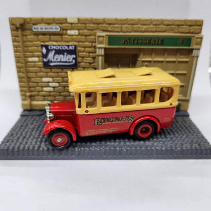Lledo - Days Gone - Bus (Made in England) - 1:64 Scale