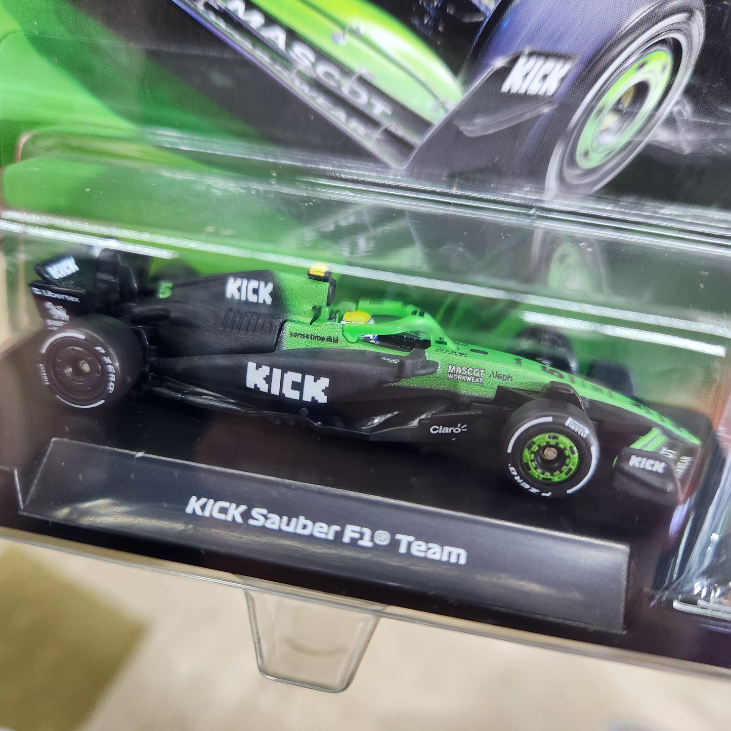 Hot Wheels Premium - 2025 Formula 1 KICK Sauber F1 Team - #5 Gabriel Bortoleto