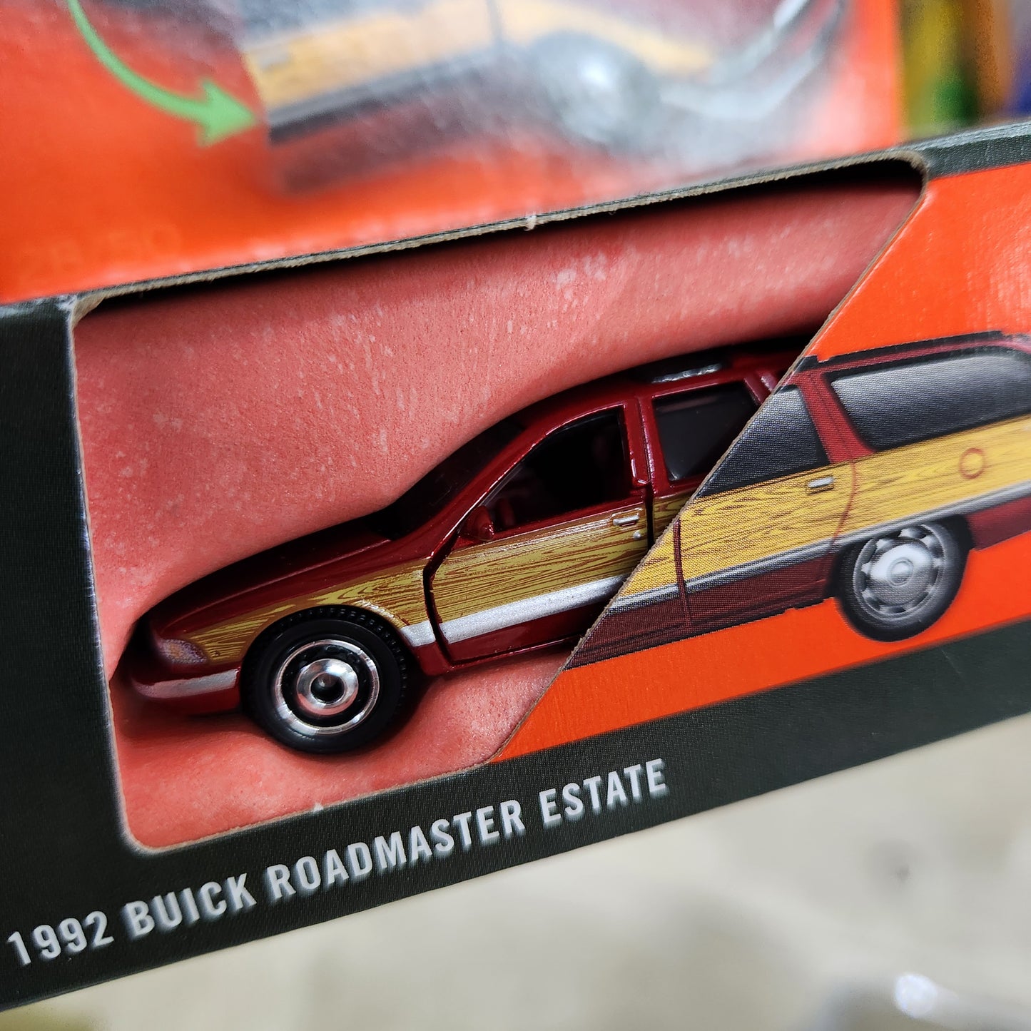 Matchbox - Moving Parts - 1992 Buick Roadmaster Estate (Red)