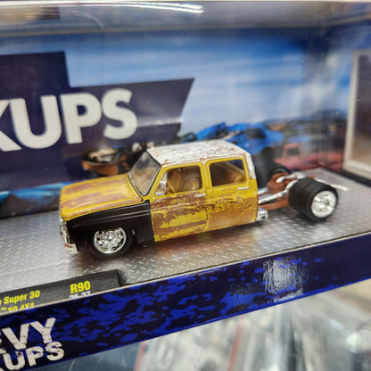 M2 Machines - 'Auto-Haulers' Mix 90 - 1973 Chevy Cheyenne Super 30 + 1975 Chevy Silverado 30 4x4