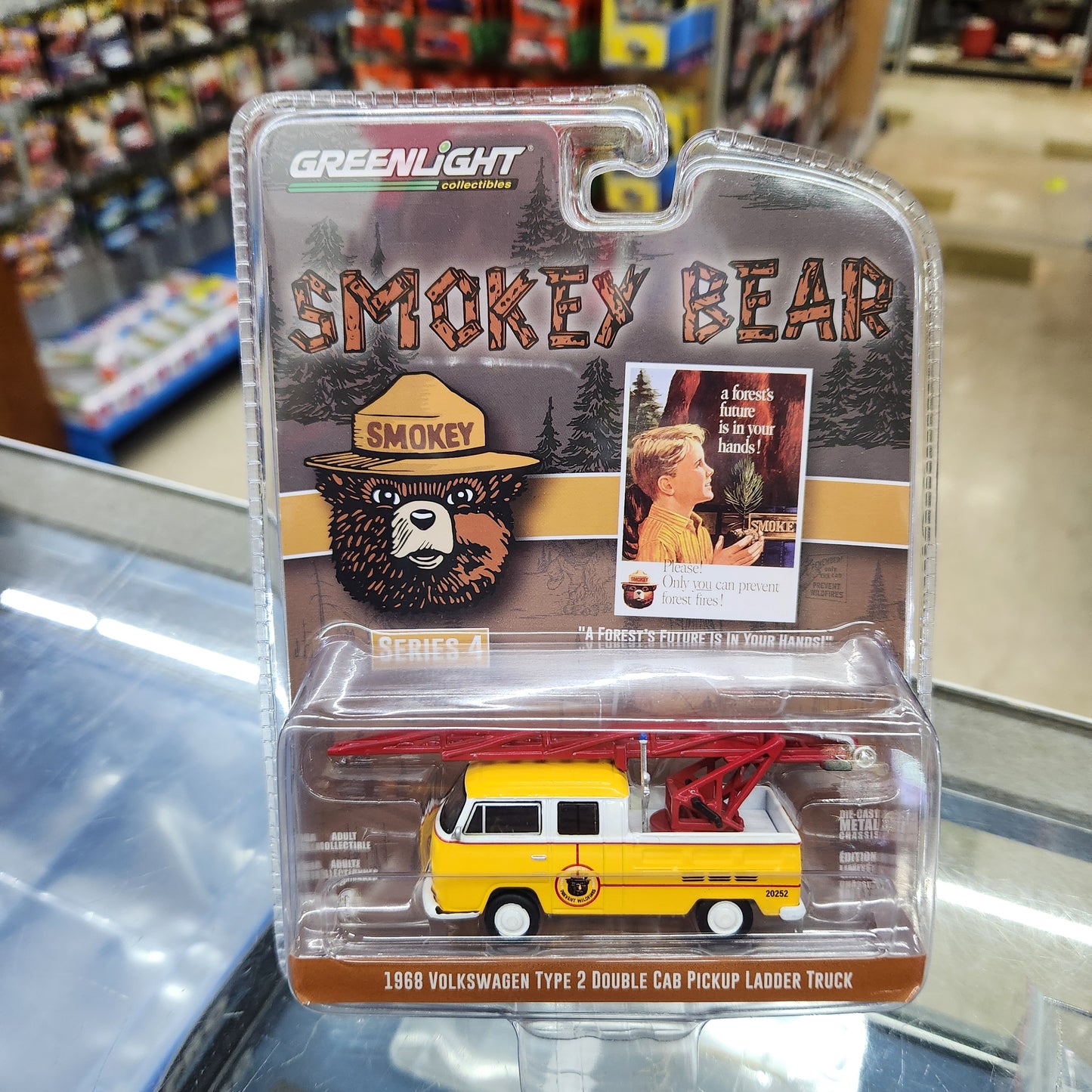 Greenlight - 'Smokey Bear' Series 4 - 1968 VW Type 2 Double Cab Pickup Ladder Truck