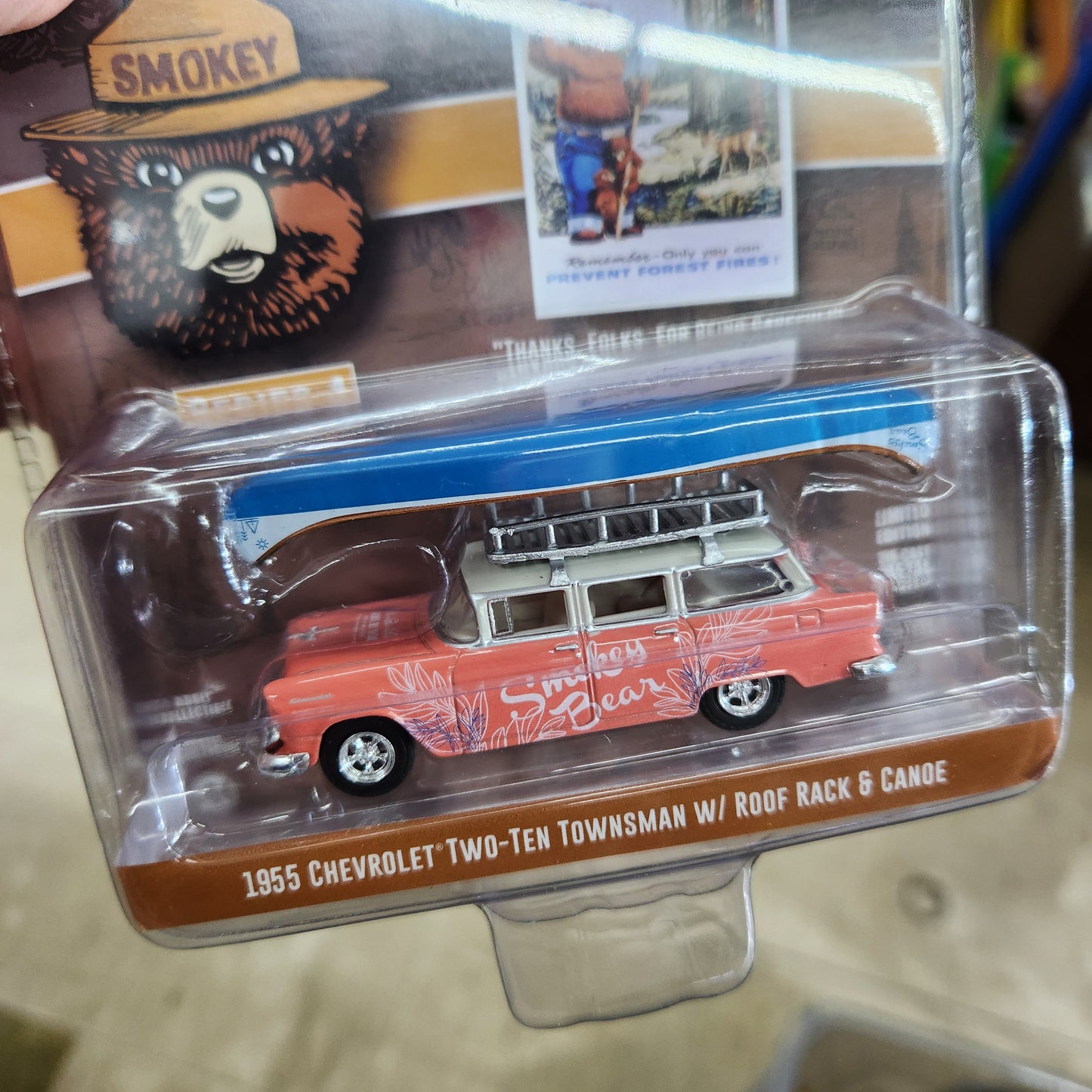 Greenlight - 'Smokey Bear' Series 4 - 1955 Chevrolet Two-Ten Townsman