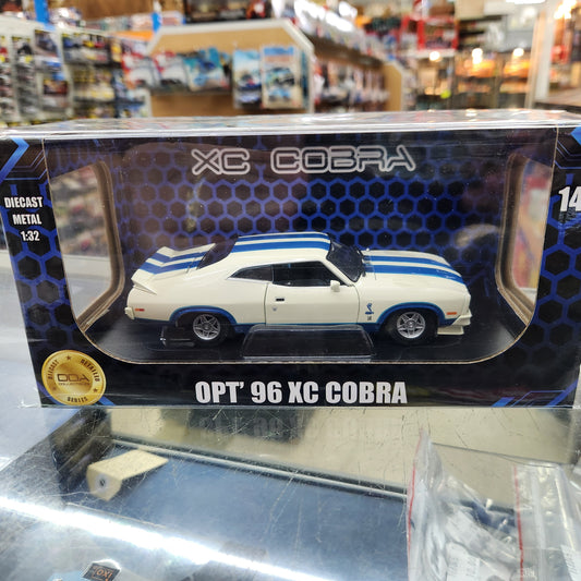 DDA - Ford Falcon XC Cobra Option 96 (White/Blue) - 1:32 Scale