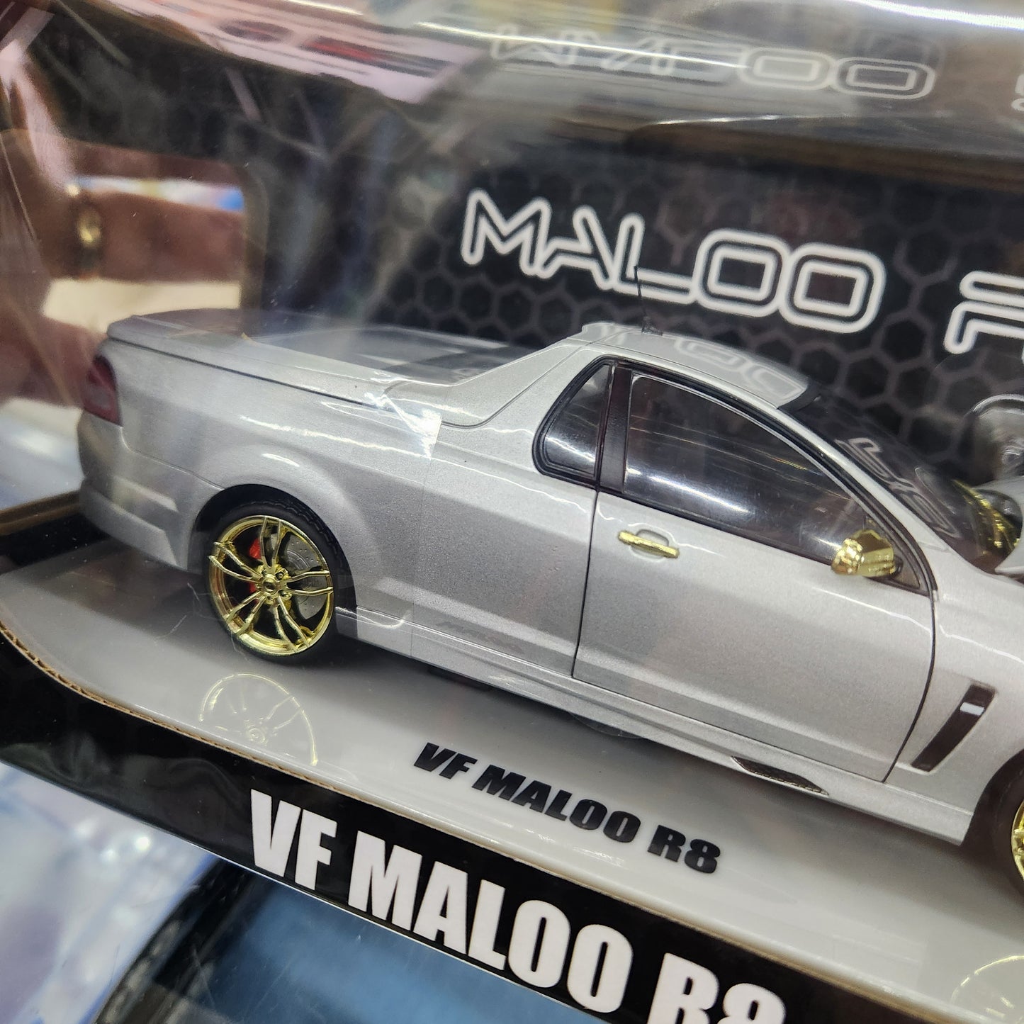 DDA - Holden VF Maloo R8 Ute (Silver) - 1:24 Scale **CHASE**