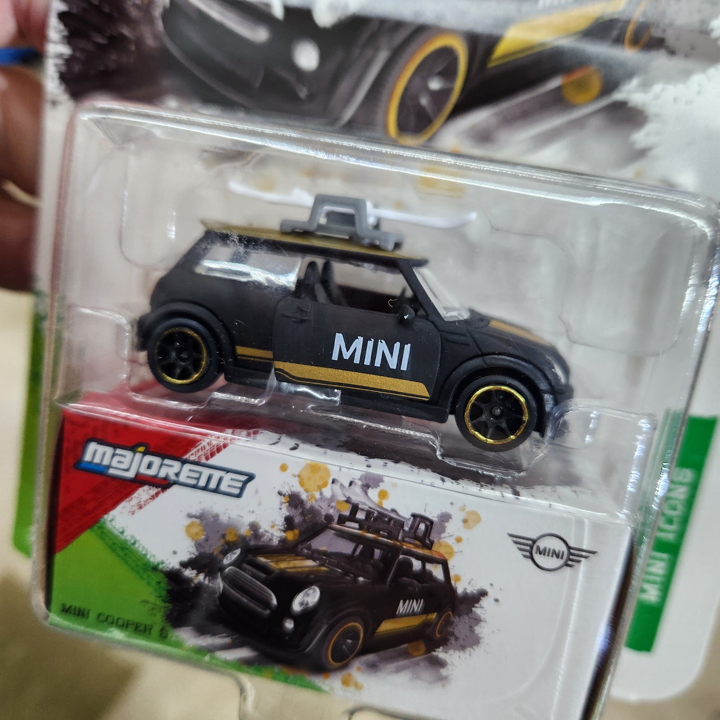 Majorette - Mini Icons Deluxe Cars - Mini Cooper S with Snow Skis