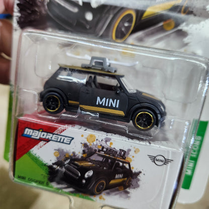Majorette - Mini Icons Deluxe Cars - Mini Cooper S with Snow Skis