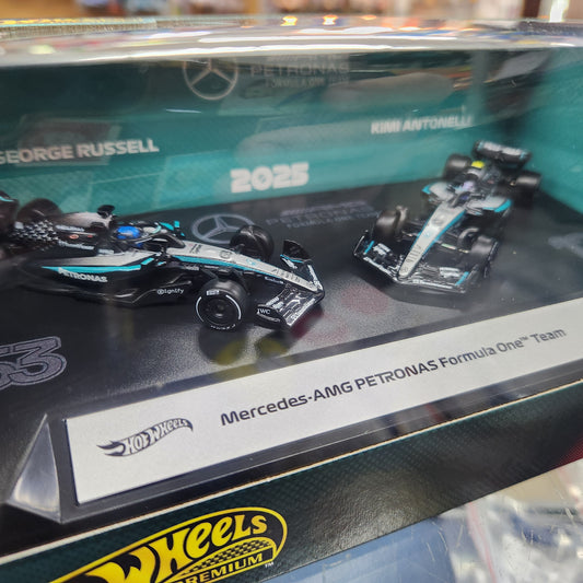 Hot Wheels Premium - 2025 Formula 1 Mercedes-AMG Petronas F1 Team  - 2 Pack (Mix 1)