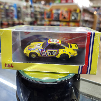 Spark - 1974 Porsche 911 Carrera RSR 3.0 #70 - 24h Le Mans (Yellow) - 1:64 Scale