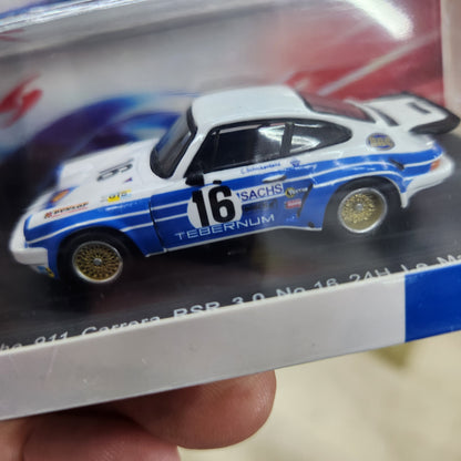 Spark - 1975 Porsche 911 Carrera RSR 3.0 #16 - 24h Le Mans (White/Blue) - 1:64 Scale